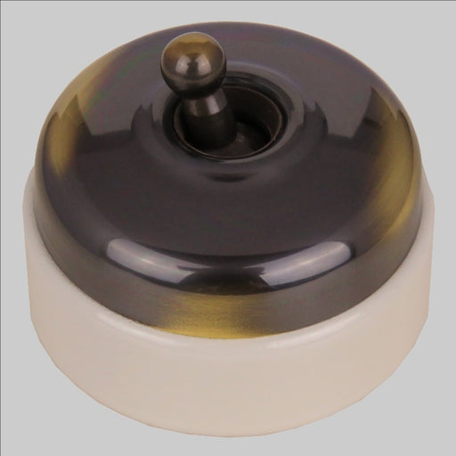 Classic 30 Series 10a Toggle Switch With Smooth Shallow Cover And Porcelain Base