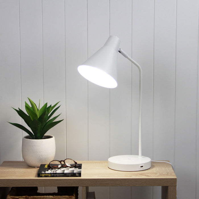 Targa | Desk Lamp With USB